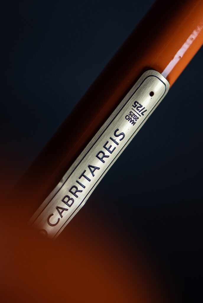 Pedro Cabrita Reis and Bicachair - Serial number
